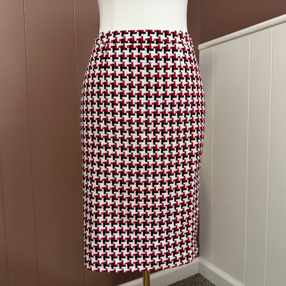 Boden Clara Textured Tweed Wool Blend Houndstooth Pencil Skirt - Picture 2 of 13